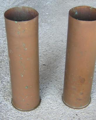 Coppia di bossoli in ottone originali del 1917