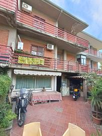 Tremestieri Etneo villa a schiera su tre livelli