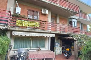 Tremestieri Etneo villa a schiera su tre livelli