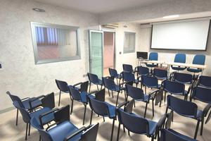 Ufficio ampio bilivelli con posti auto