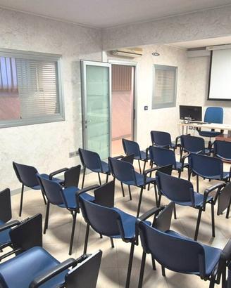 Ufficio ampio bilivelli con posti auto