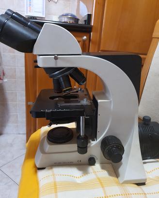 Microscopio Optika
