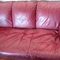 DIVANO LETTO IN PELLE CON DOGHE IN LEGNO REGALASI