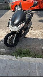 Honda PCX 125 - Scooter