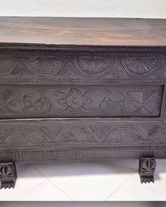 Cassapanca sarda antica del 1800
