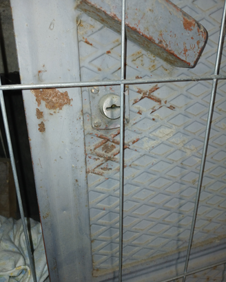Portoni in ferro piu pietre antiche
