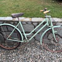 Bici d’epoca con forcella ammortizzata