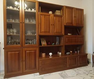 Credenza e tavolo in legno