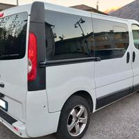 furgoe 9 posti nissan primastar 2.0