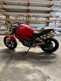 Ducati Monster 696 plus 2013