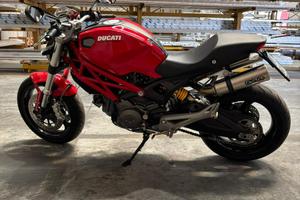 Ducati Monster 696 plus 2013
