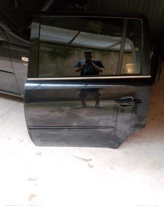 una porta per Opel Zafira 7 posti