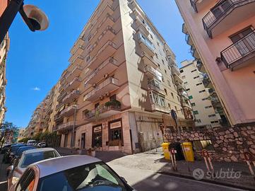 3 LOCALI A TORRE ANNUNZIATA