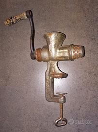 Macinino vintage aglio-spezie.