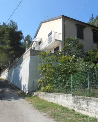 Villa di 140 m² con più di 5 locali a Pietravairan