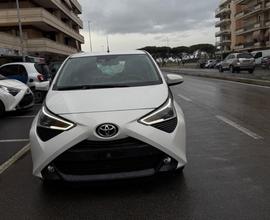 Toyota Aygo Connect 1.0 VVT-i 72 CV 5 porte x-play
