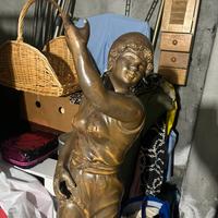Statua di legno