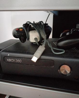 Xbox 360+ 2 joistik + 4 giochi