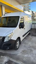 Nissan interstar