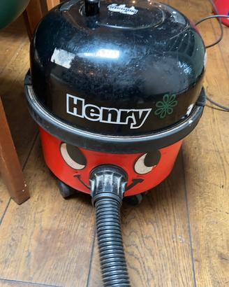 Aspirapolvere henry