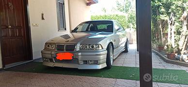 BMW e36 coupé 323i