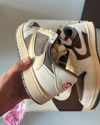 Nike Air Jordan 1 Low Travis Scott – 42