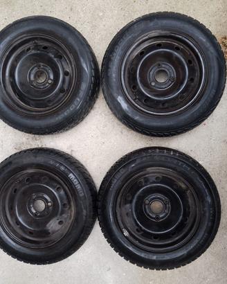 Pneumatici invernali 155/70 R13 con cerchioni