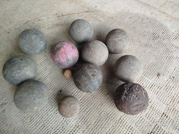 Lotto di bocce antiche in legno con boccino