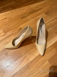 Scarpe nuove vernice primaverili