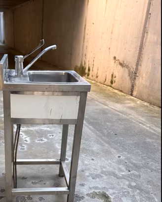 Lavello lavamani professionale inox con rubinetto