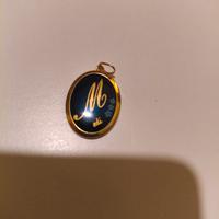 ciondolo in smalto blu e oro