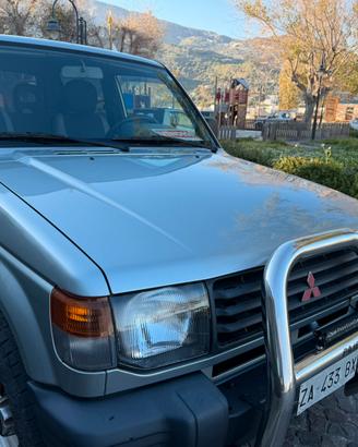 Pajero 2,5 gls