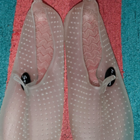 Scarpe in plastica per mare e scogli ecc