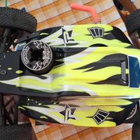 auto r.c  a scoppio o elettrica  1/8