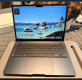 Apple MacBook air  13"  M5