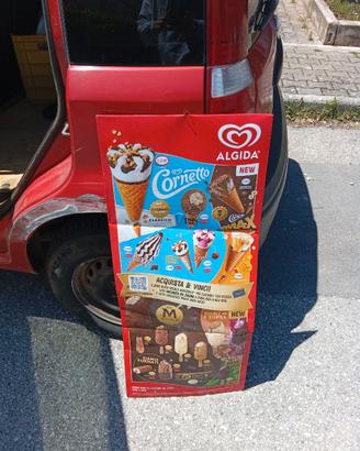 Insegna smaltata