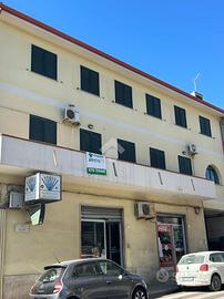 4 LOCALI A CAPOTERRA