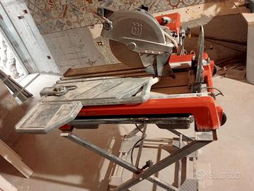 taglia mattonelle ad acqua Husqvarna TS 60