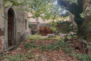Rustico / Casale di 1530 m² con più di 5 locali e 