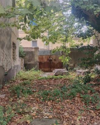 Rustico / Casale di 1530 m² con più di 5 locali e 