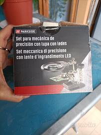 Set per meccanica di precisione con lupa con ledes