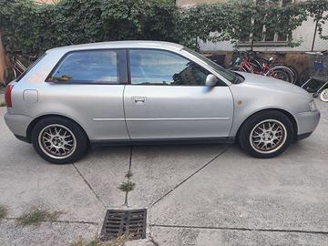 AUDI A3 1.8 3p - adatta a neopatentato