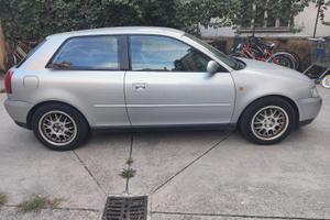 AUDI A3 1.8 3p - adatta a neopatentato