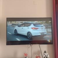 TV Hitachi pollici 43. 