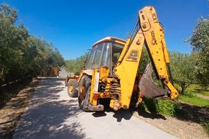 escavatore jcb