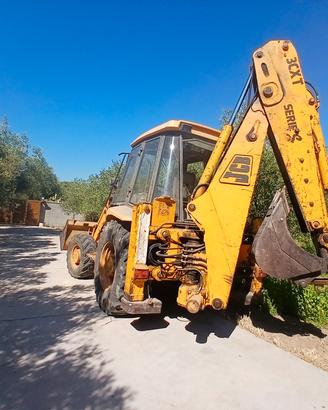 escavatore jcb