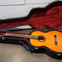 Chitarra classica Yamaha C-40 con custodia rigida