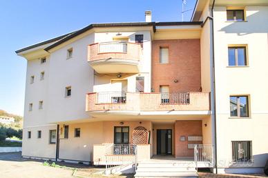 3 LOCALI A TORTORETO