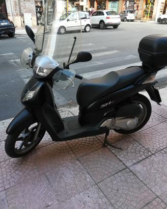 Honda sh "LEGGI"