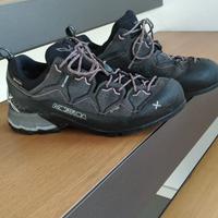 Scarpa trekking Montura